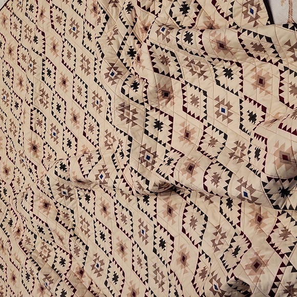 Donna Sharp Queen Quilt Set - Picture 3 of 7